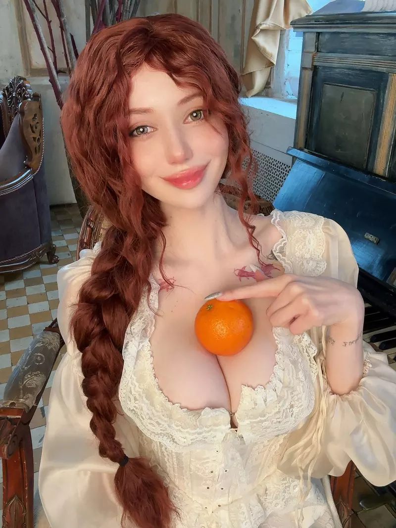 Alina Becker Trong Bộ Trang Phục Đầy Nữ Tính Alina Becker Trong Bộ Trang Phục Đầy Nữ Tính