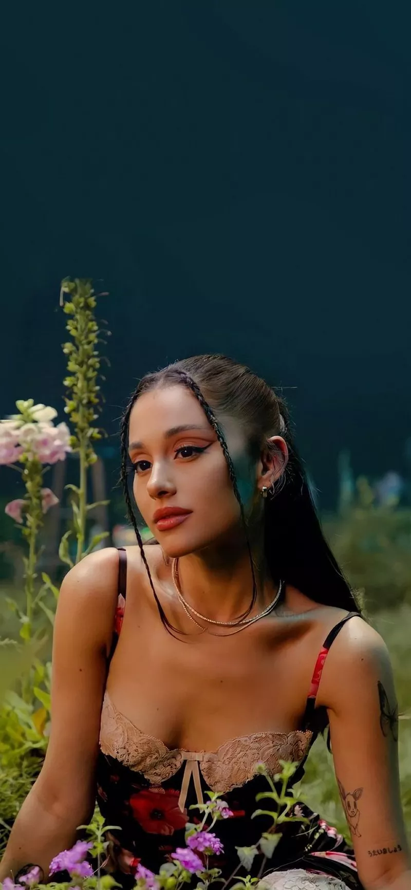 Ảnh Ariana Grande Trong Phong Cách Thời Trang Thanh Lịch Ảnh Ariana Grande Trong Phong Cách Thời Trang Thanh Lịch