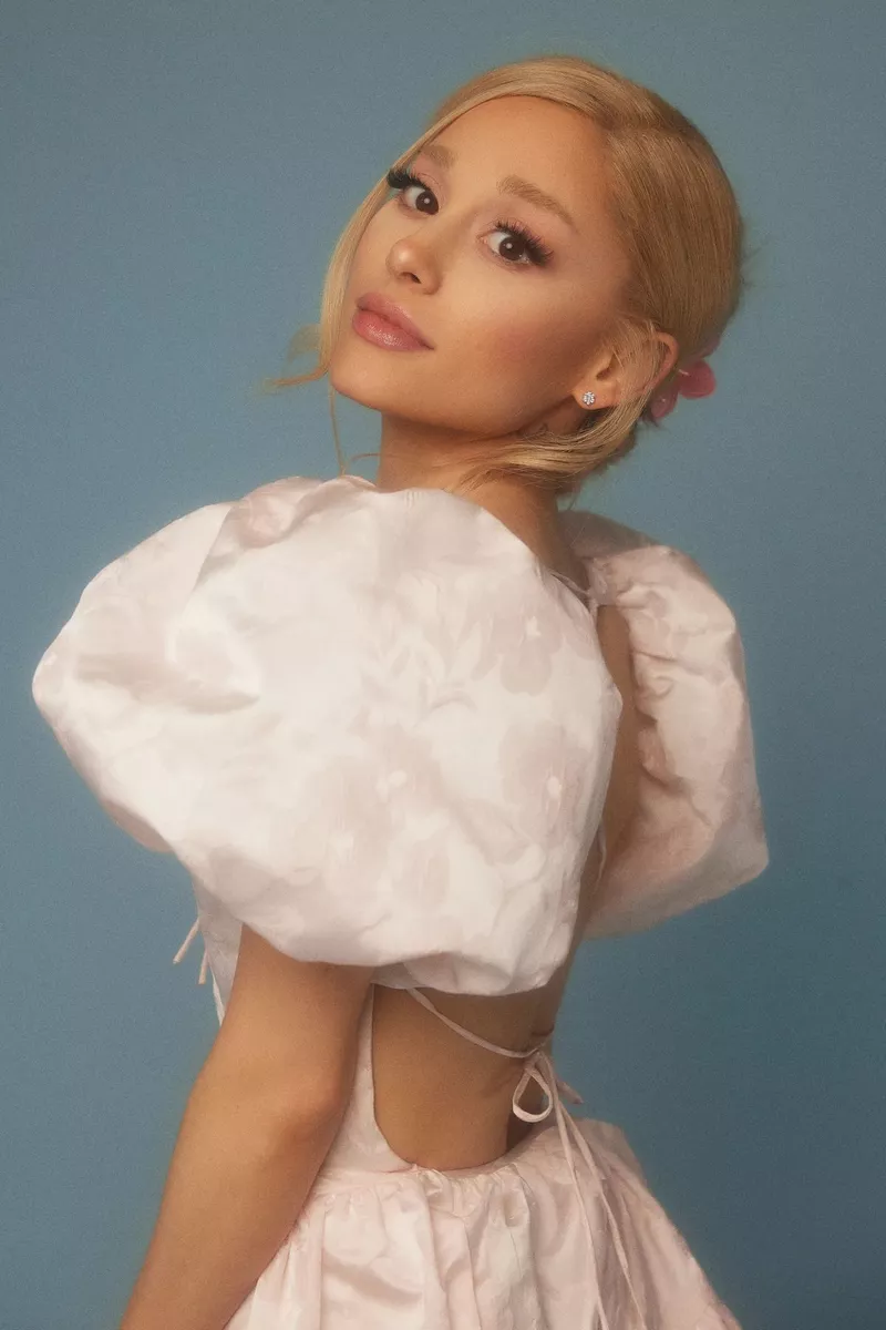 Ảnh Ariana Grande Với Phong Cách Sang Chảnh Và Thời Thượng Ảnh Ariana Grande Với Phong Cách Sang Chảnh Và Thời Thượng