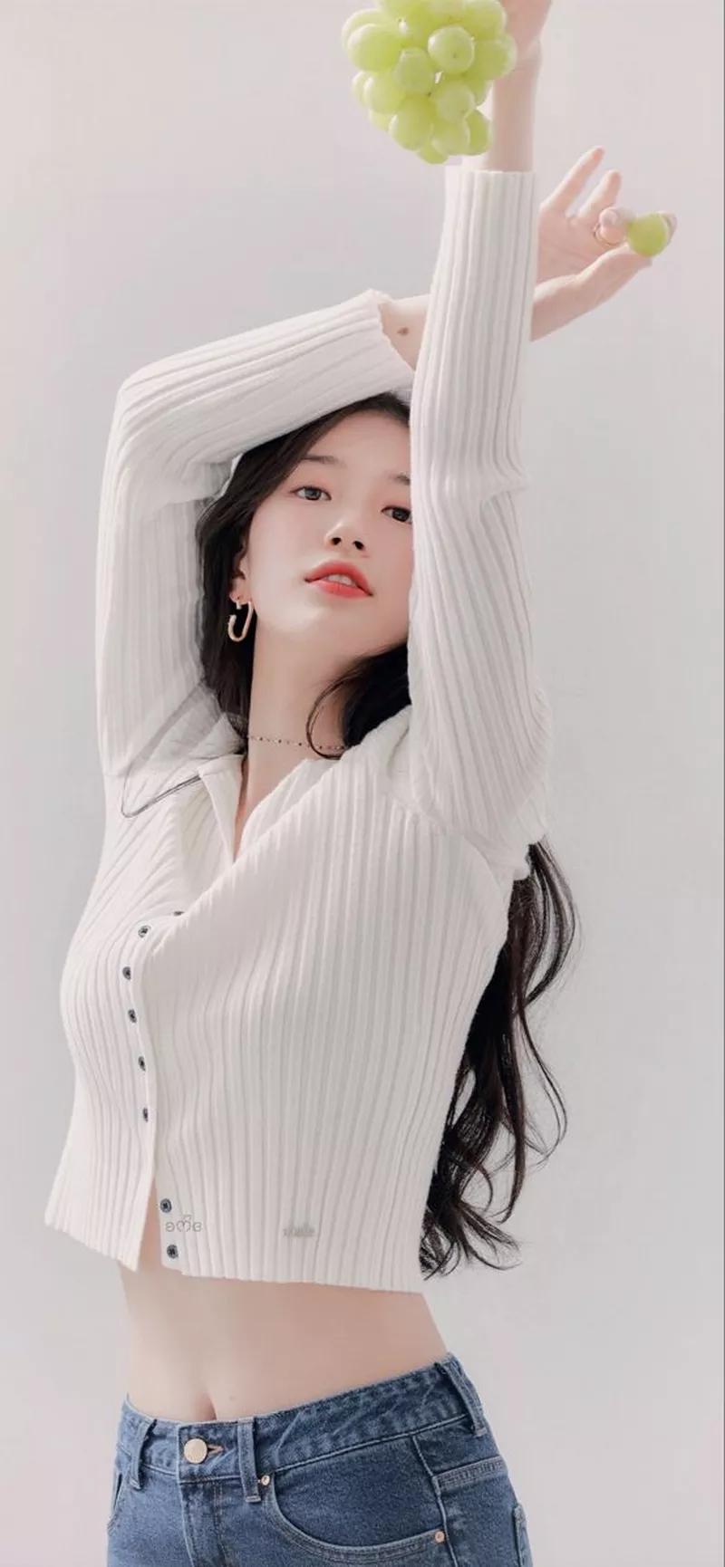 Ảnh Bae Suzy Tỏa Sáng Dưới Ánh Đèn Sân Khấu