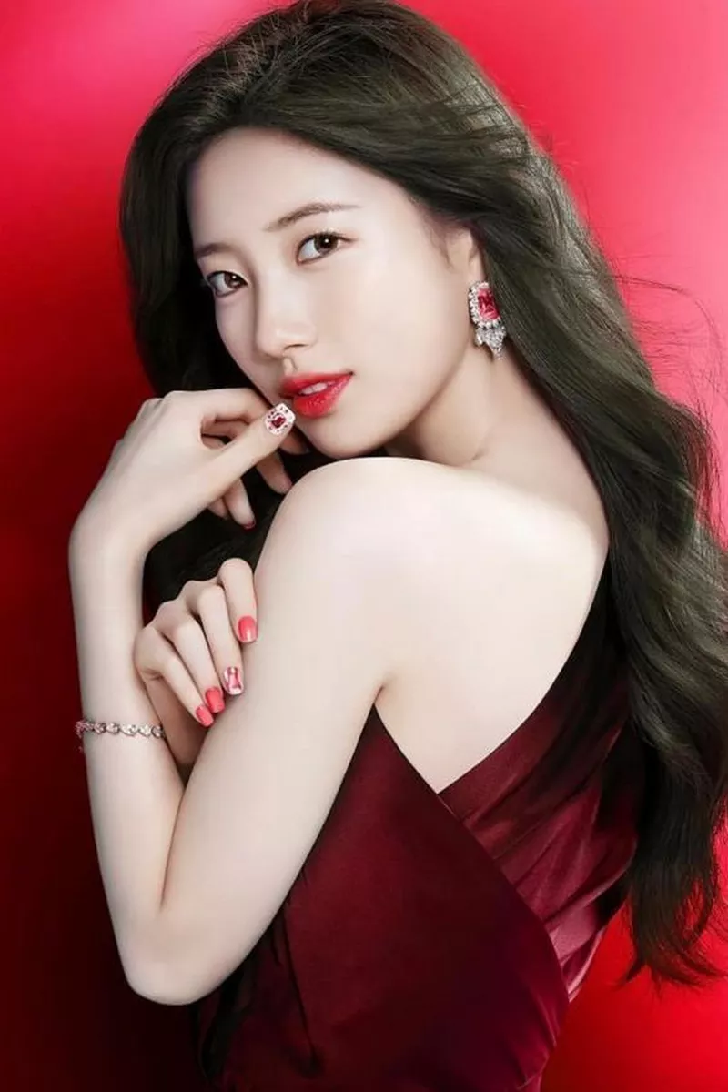 Ảnh Bae Suzy Trong Ánh Đèn Sân Khấu Đầy Nổi Bật