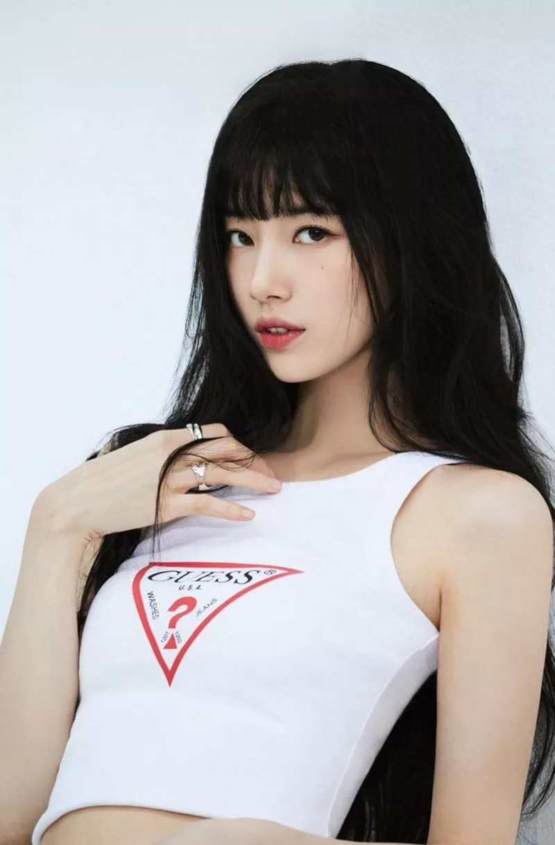 Ảnh Bae Suzy Trong Trang Phục Nữ Tính Và Thanh Lịch