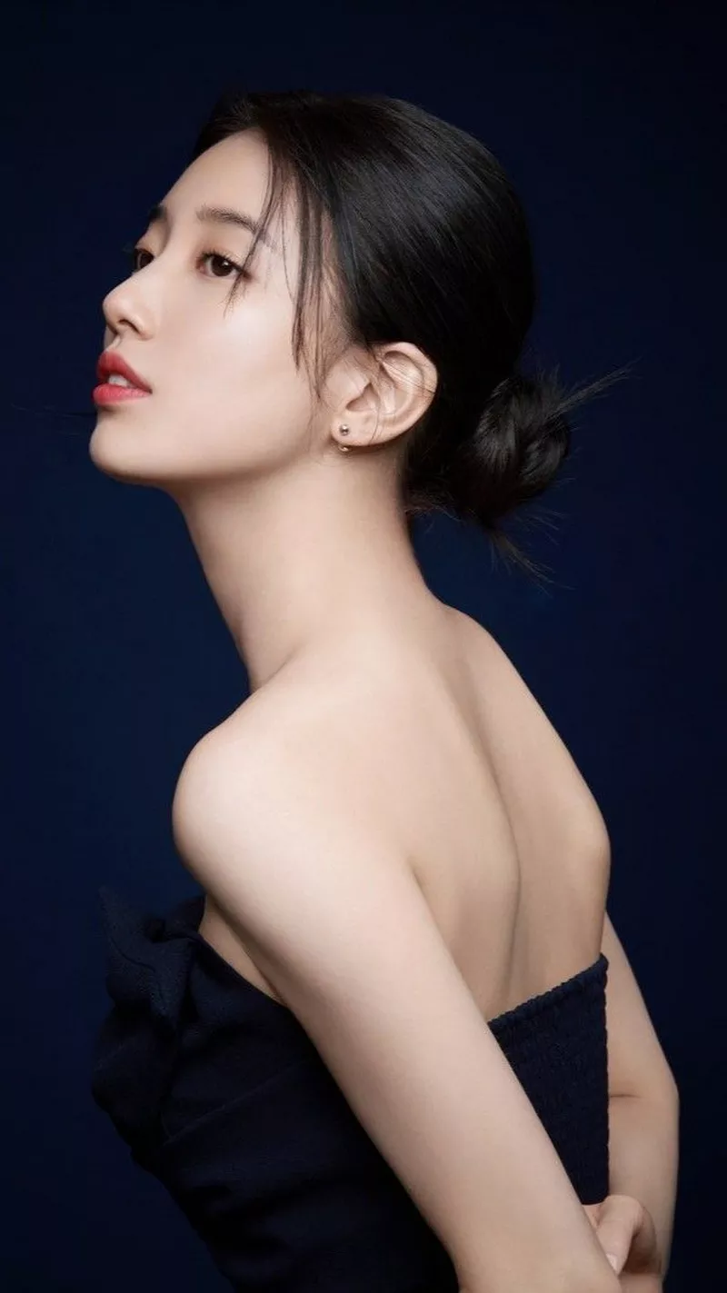 Ảnh Bae Suzy Với Phong Cách Thời Trang Hiện Đại Và Tinh Tế