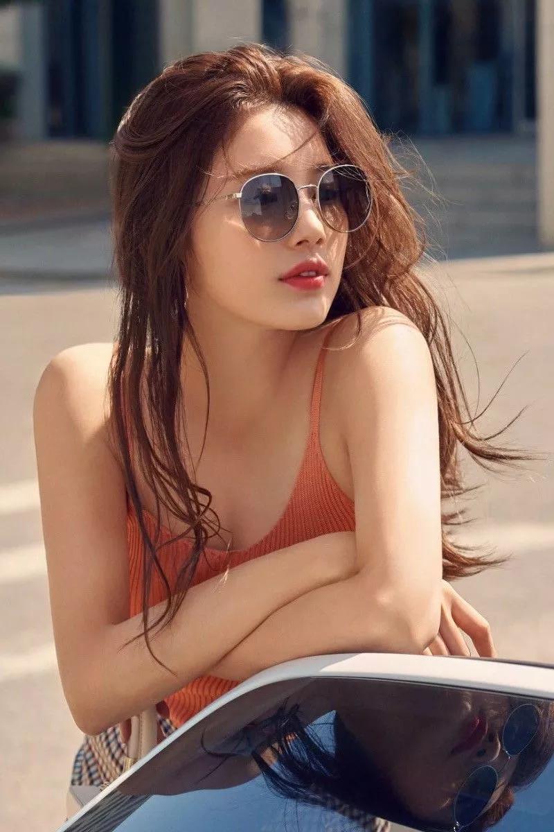 Ảnh Bae Suzy Với Thần Thái Nữ Tính Và Đầy Khí Chất