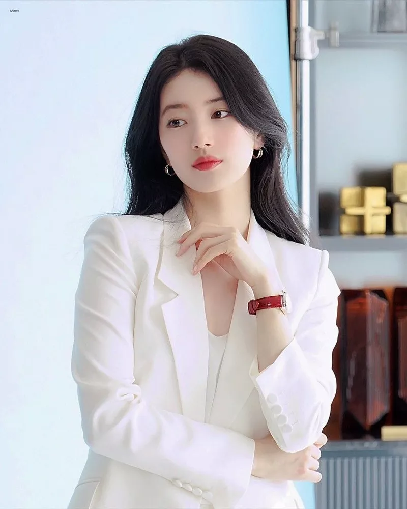 Ảnh Bae Suzy Với Thần Thái Tươi Tắn Và Tràn Đầy Sức Sống
