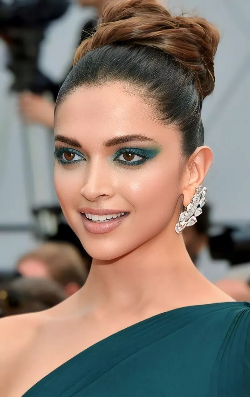 Ảnh Deepika Padukone Trong Những Khoảnh Khắc Đời Thường Tự Nhiên