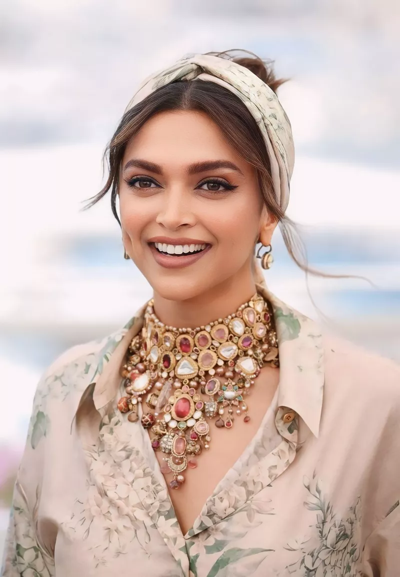 Ảnh Deepika Padukone Trong Phong Cách Đời Thường Gần Gũi