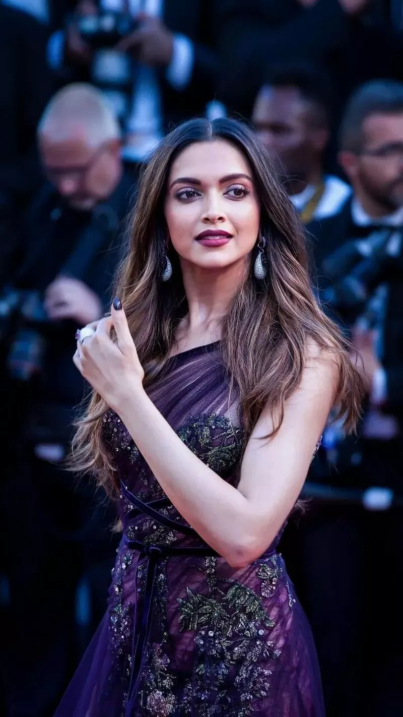 Ảnh Deepika Padukone Với Góc Chụp Cận Mặt Đầy Ấn Tượng