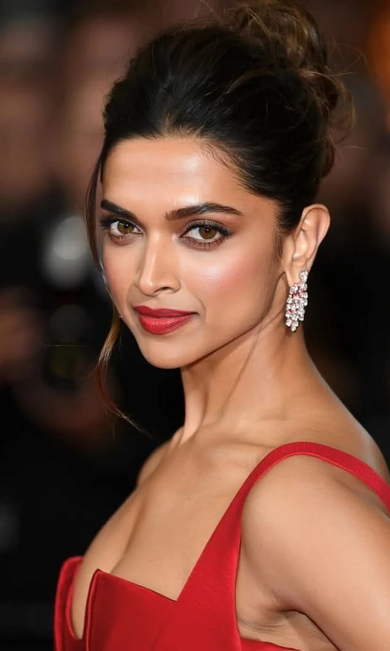 Ảnh Deepika Padukone Với Phong Cách Trẻ Trung Và Thời Thượng