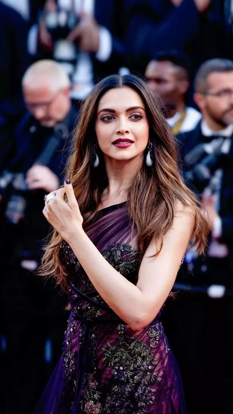 Ảnh Deepika Padukone Với Thần Thái Tự Tin Và Đầy Sức Hút