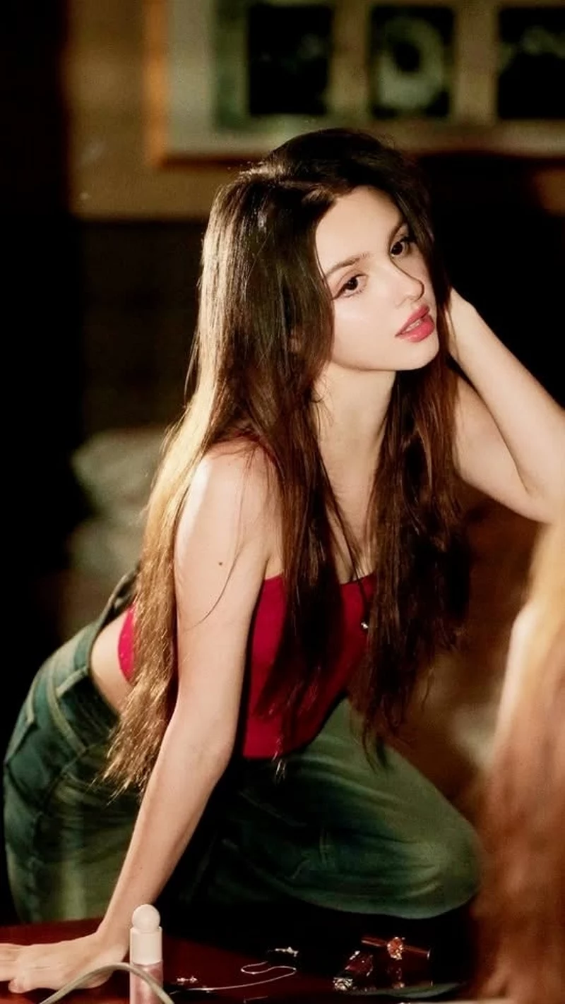 Ảnh Elina Karimova Trong Ánh Hoàng Hôn