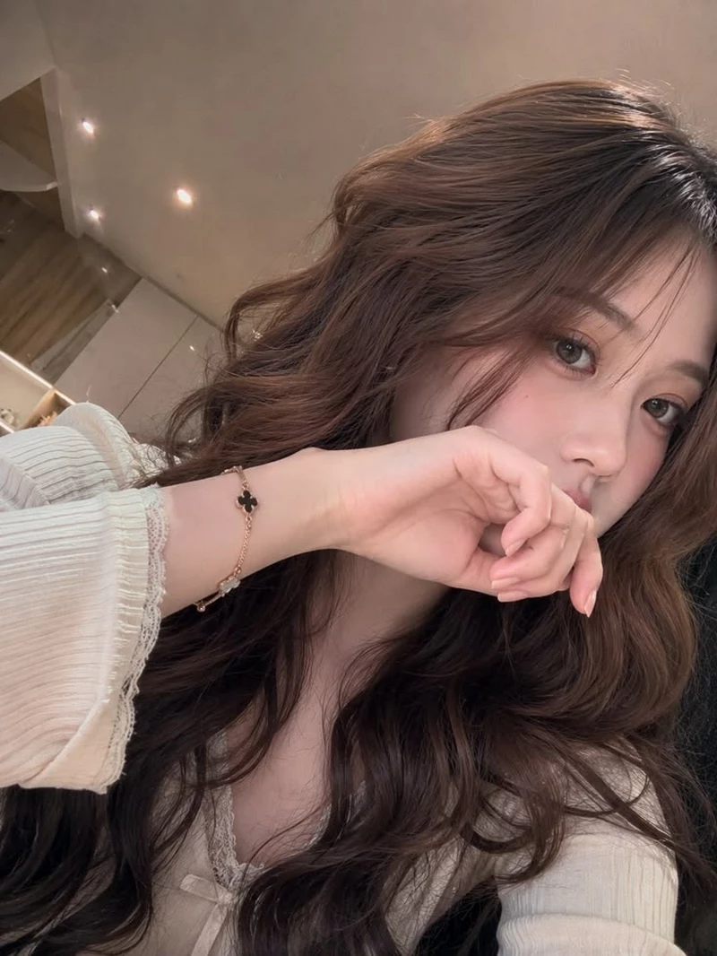 Ảnh Gái Xinh Che Mặt Trong Bộ Ảnh Thời Trang Đẹp Mắt Ảnh Gái Xinh Che Mặt Trong Bộ Ảnh Thời Trang Đẹp Mắt