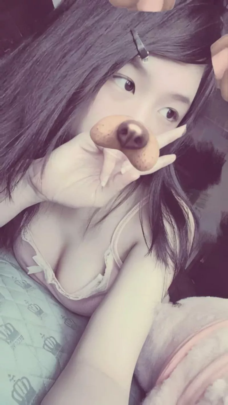 Ảnh Gái Xinh Che Mặt Với Góc Chụp Đẹp Và Ấn Tượng Ảnh Gái Xinh Che Mặt Với Góc Chụp Đẹp Và Ấn Tượng