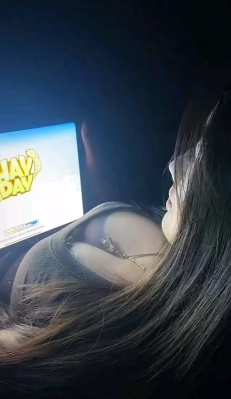 Ảnh Gái Xinh Che Mặt Với Vẻ Đẹp Bí Ẩn Và Cuốn Hút Ảnh Gái Xinh Che Mặt Với Vẻ Đẹp Bí Ẩn Và Cuốn Hút