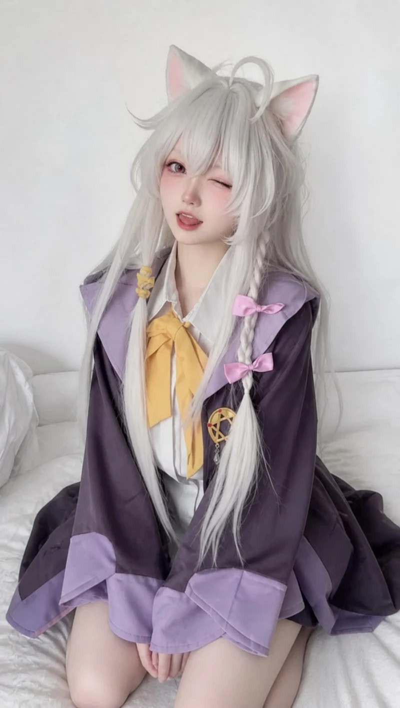 Ảnh Gái Xinh Cosplay Tạo Dáng Trong Khung Cảnh Đẹp Ảnh Gái Xinh Cosplay Tạo Dáng Trong Khung Cảnh Đẹp