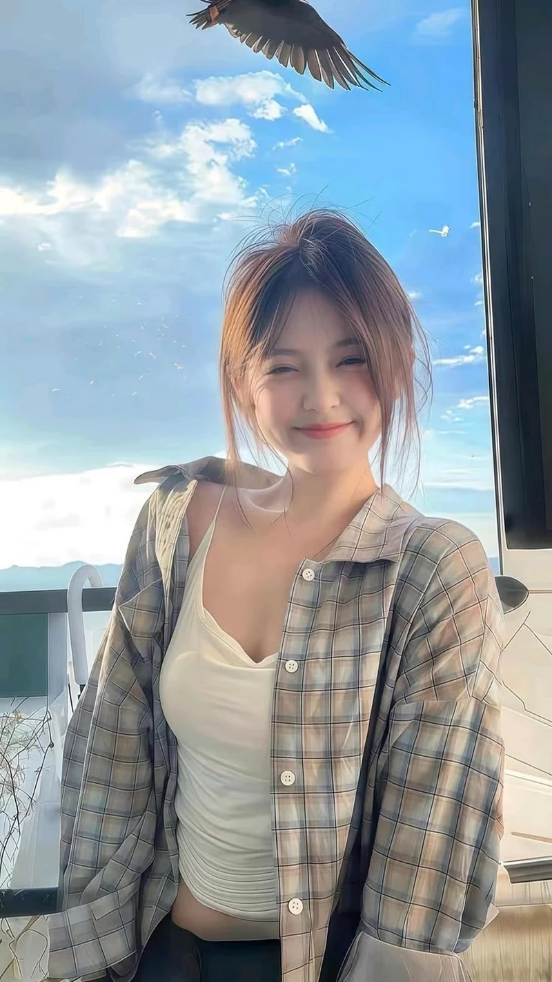 Ảnh Gái Xinh Cười Tự Nhiên Trong Khung Cảnh Đẹp Ảnh Gái Xinh Cười Tự Nhiên Trong Khung Cảnh Đẹp