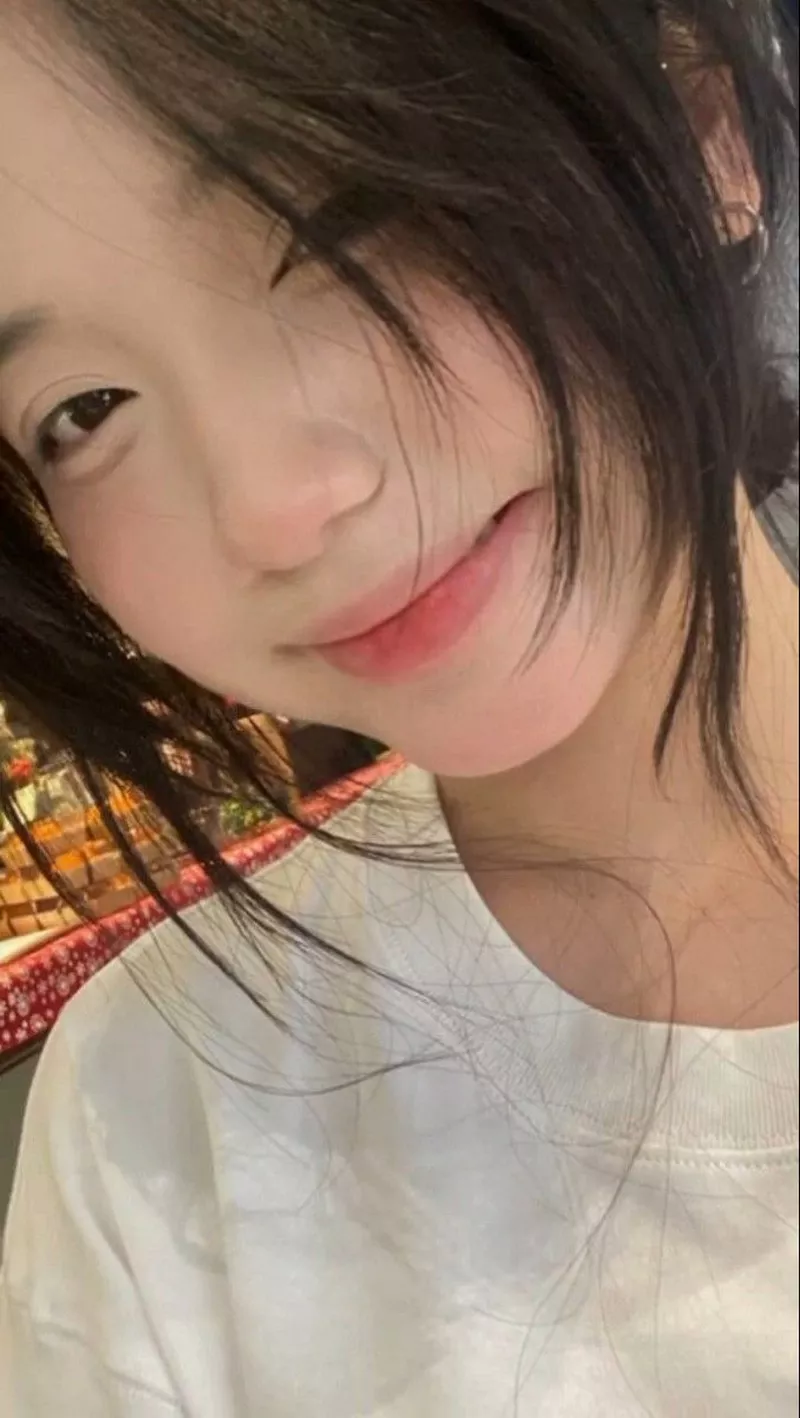 Ảnh Gái Xinh Cười Với Nụ Cười Ngọt Ngào Ảnh Gái Xinh Cười Với Nụ Cười Ngọt Ngào