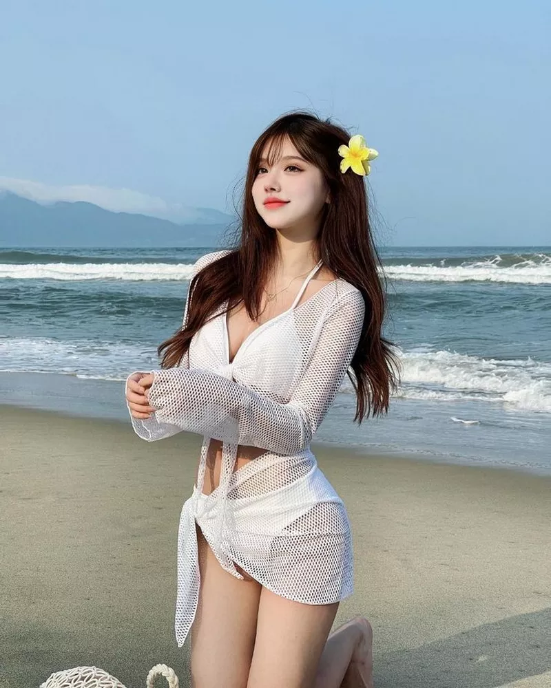 Ảnh Gái Xinh Mặc Bikini Trắng Với Vẻ Đẹp Dịu Dàng Ảnh Gái Xinh Mặc Bikini Trắng Với Vẻ Đẹp Dịu Dàng