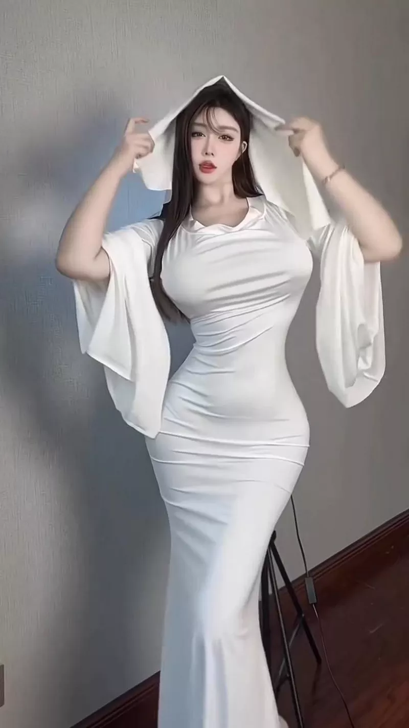 Ảnh Gái Xinh Múp Với Phong Cách Sang Trọng Và Thời Thượng Ảnh Gái Xinh Múp Với Phong Cách Sang Trọng Và Thời Thượng