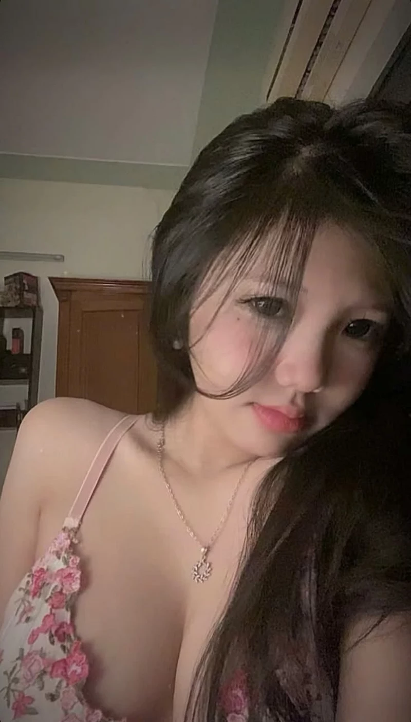 Ảnh Gái Xinh Sexy Trong Trang Phục Sang Trọng Và Cuốn Hút Ảnh Gái Xinh Sexy Trong Trang Phục Sang Trọng Và Cuốn Hút