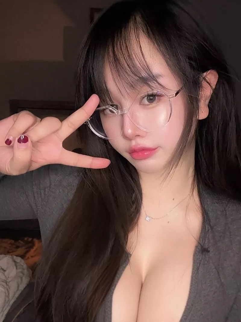 Ảnh Gái Xinh Sexy Với Outfit Thời Thượng Và Cá Tính Ảnh Gái Xinh Sexy Với Outfit Thời Thượng Và Cá Tính