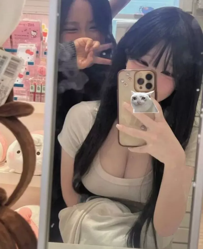 Ảnh Gái Xinh Tự Sướng Với Vẻ Đẹp Dịu Dàng Ảnh Gái Xinh Tự Sướng Với Vẻ Đẹp Dịu Dàng