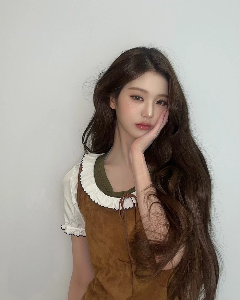 Ảnh Jang Wonyoung Với Phong Cách Nữ Tính Và Đầy Ngọt Ngào Ảnh Jang Wonyoung Với Phong Cách Nữ Tính Và Đầy Ngọt Ngào