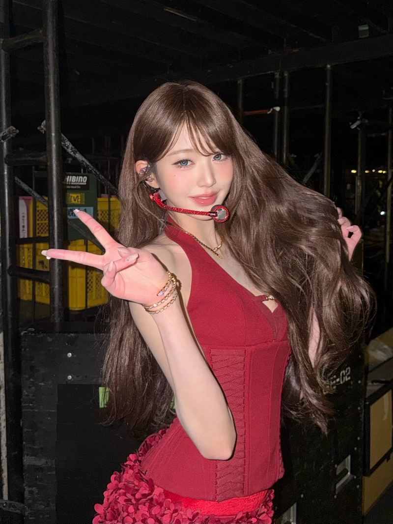 Ảnh Jang Wonyoung Với Vẻ Ngoài Rạng Rỡ Và Đầy Cuốn Hút Ảnh Jang Wonyoung Với Vẻ Ngoài Rạng Rỡ Và Đầy Cuốn Hút