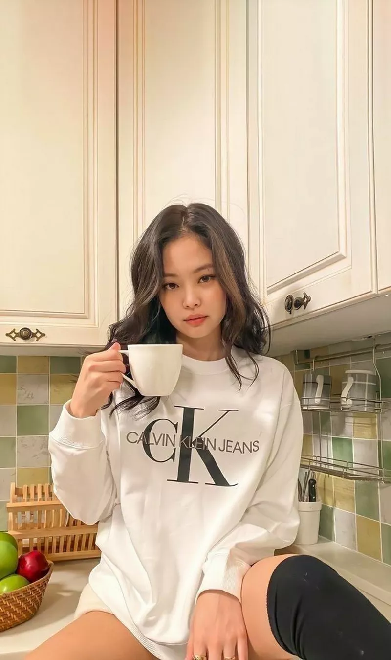 Ảnh Jennie Trong Phong Cách Thời Trang Cá Tính Và Nổi Bật
