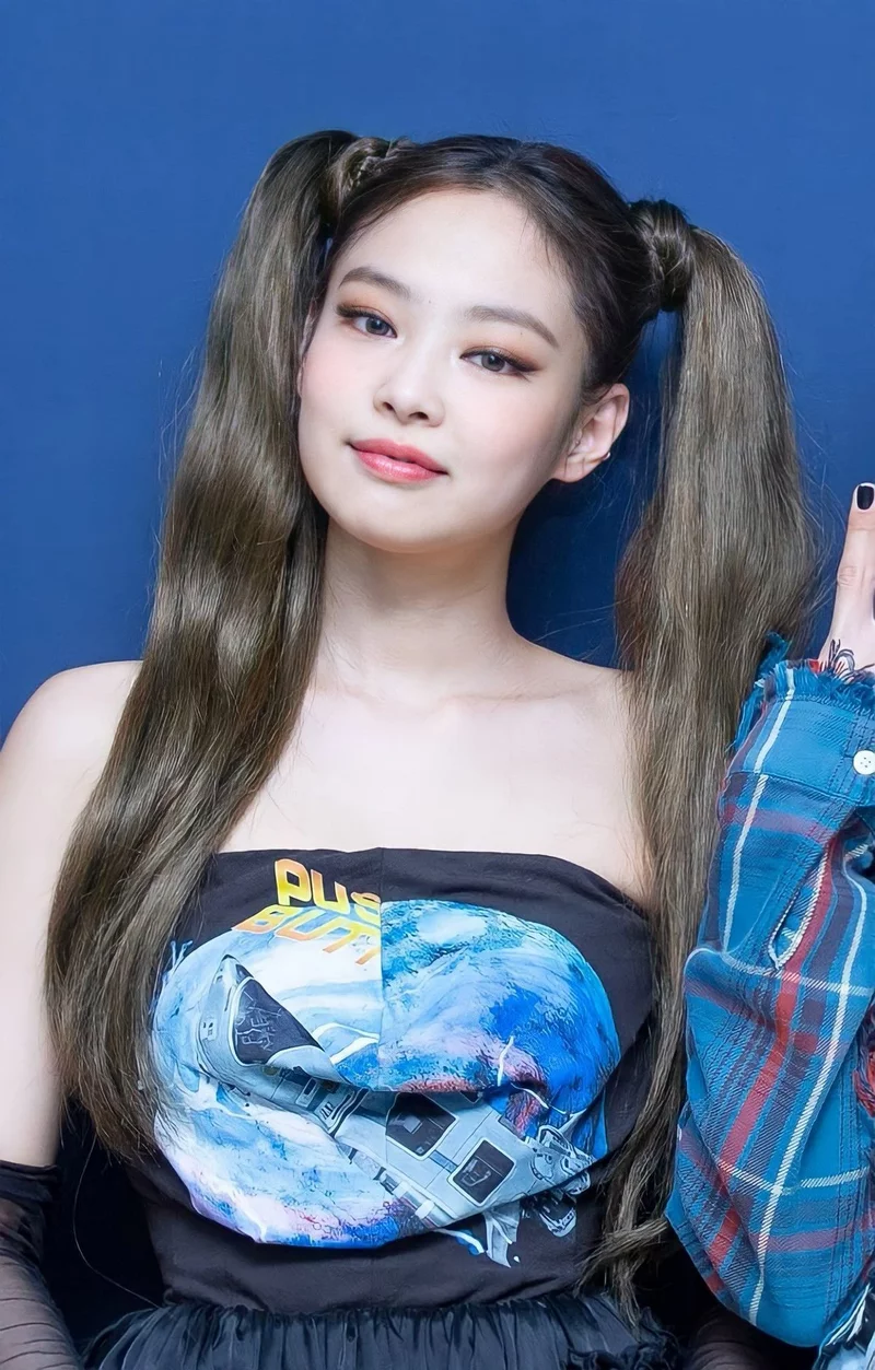 Ảnh Jennie Với Phong Cách Thời Trang Độc Đáo Và Cá Tính
