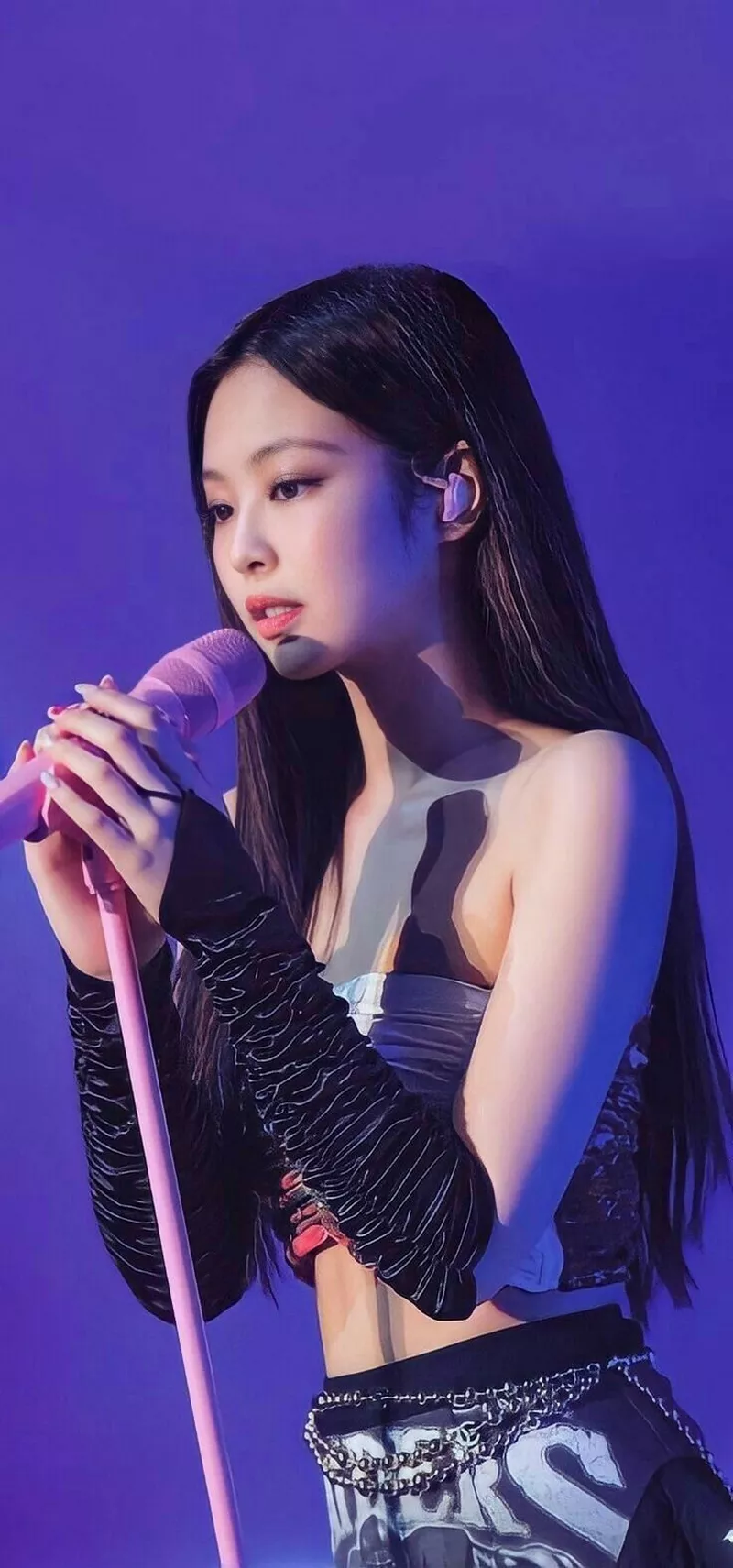 Ảnh Jennie Với Phong Cách Trẻ Trung Và Thời Thượng