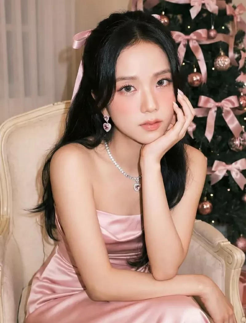 Ảnh Jisoo Trong Những Khoảnh Khắc Tự Tin Và Nổi Bật