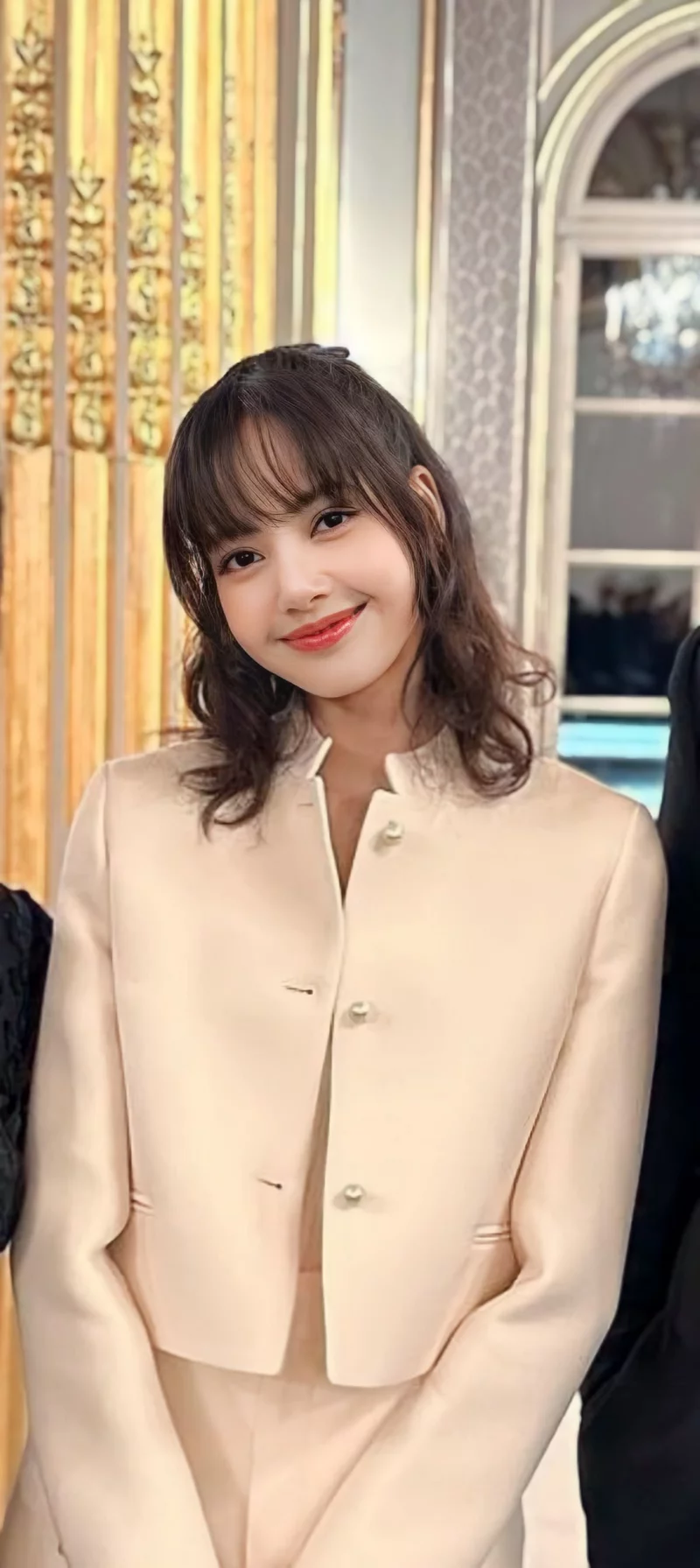 Ảnh Lisa Trong Phong Cách Sang Chảnh Và Hiện Đại
