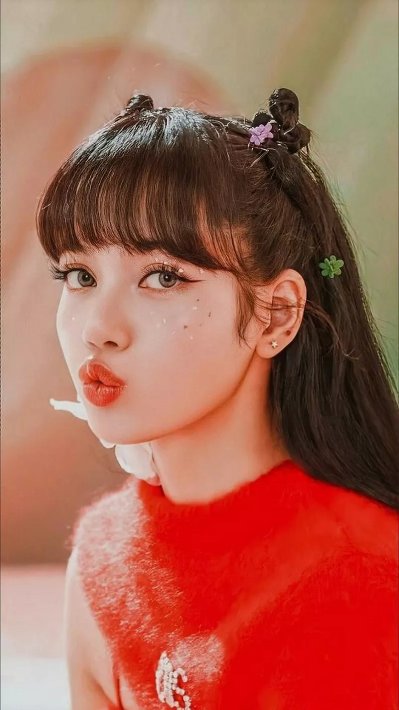 Ảnh Lisa Trong Phong Cách Thời Trang Sang Trọng Và Nổi Bật