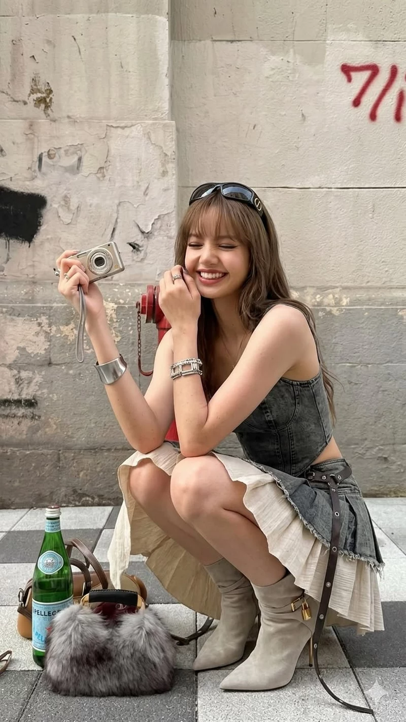 Ảnh Lisa Với Vẻ Đẹp Tự Nhiên Và Thần Thái Nổi Bật