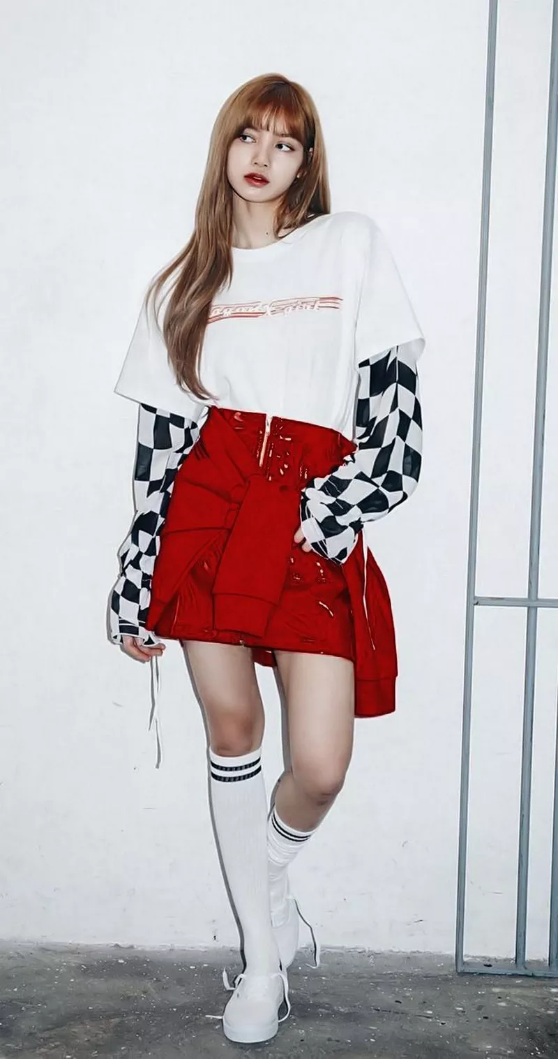 Ảnh Lisa Với Vẻ Đẹp Tươi Tắn Và Tràn Đầy Sức Sống
