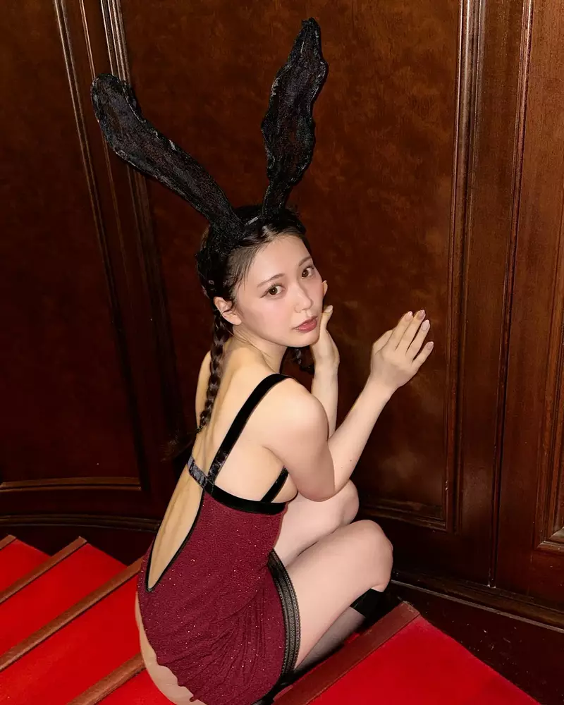 Ảnh Mio Ishikawa Với Mái Tóc Dài Nữ Tính Ảnh Mio Ishikawa Với Mái Tóc Dài Nữ Tính