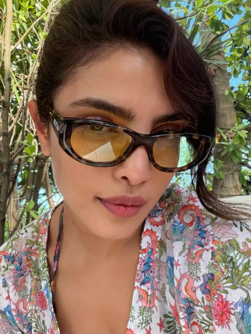 Ảnh Priyanka Chopra Jonas Trong Không Gian Sang Trọng Và Hiện Đại Ảnh Priyanka Chopra Jonas Trong Không Gian Sang Trọng Và Hiện Đại