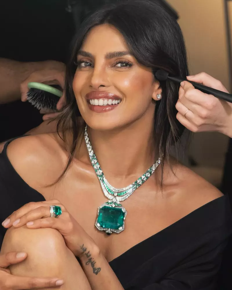 Ảnh Priyanka Chopra Jonas Trong Phong Cách Thời Trang Thời Thượng Ảnh Priyanka Chopra Jonas Trong Phong Cách Thời Trang Thời Thượng
