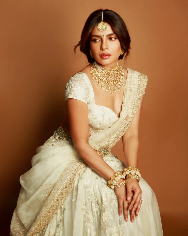 Ảnh Priyanka Chopra Jonas Với Thần Thái Quyến Rũ Và Đầy Khí Chất Ảnh Priyanka Chopra Jonas Với Thần Thái Quyến Rũ Và Đầy Khí Chất
