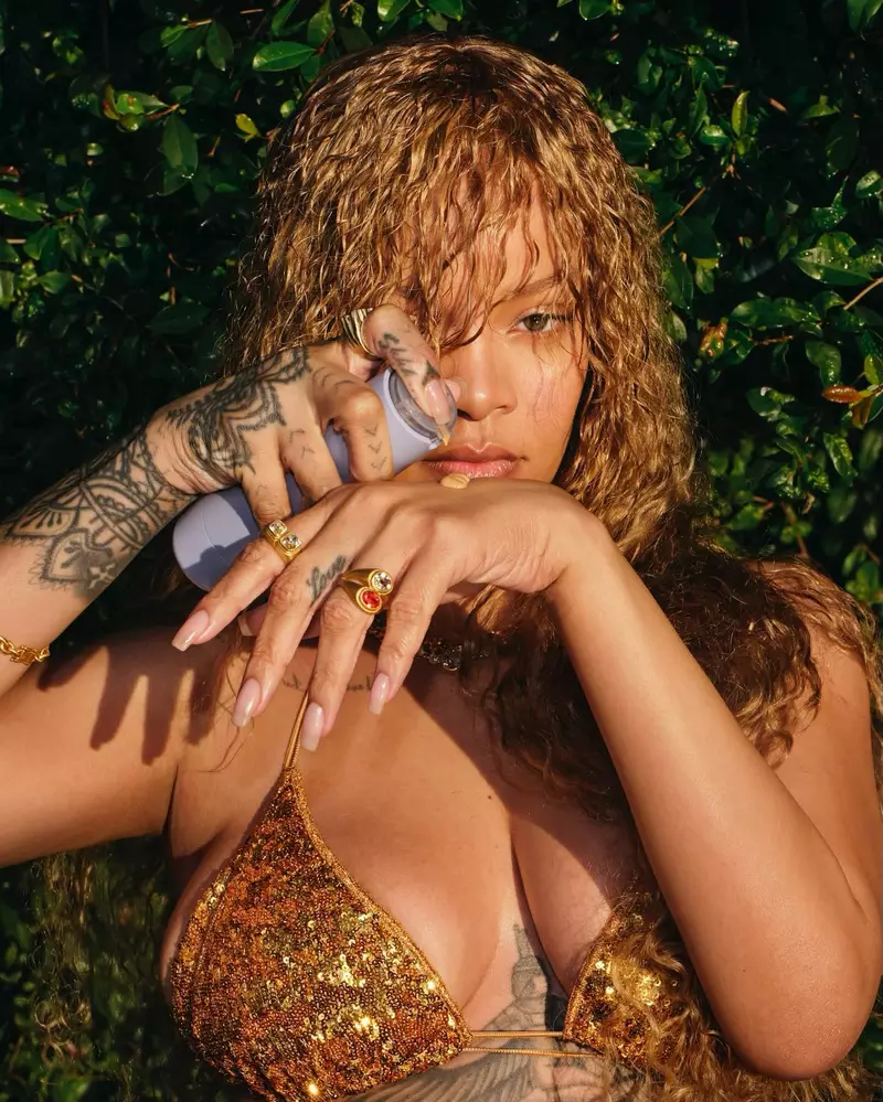 Ảnh Rihanna Trong Phong Cách Chụp Ảnh Thời Trang