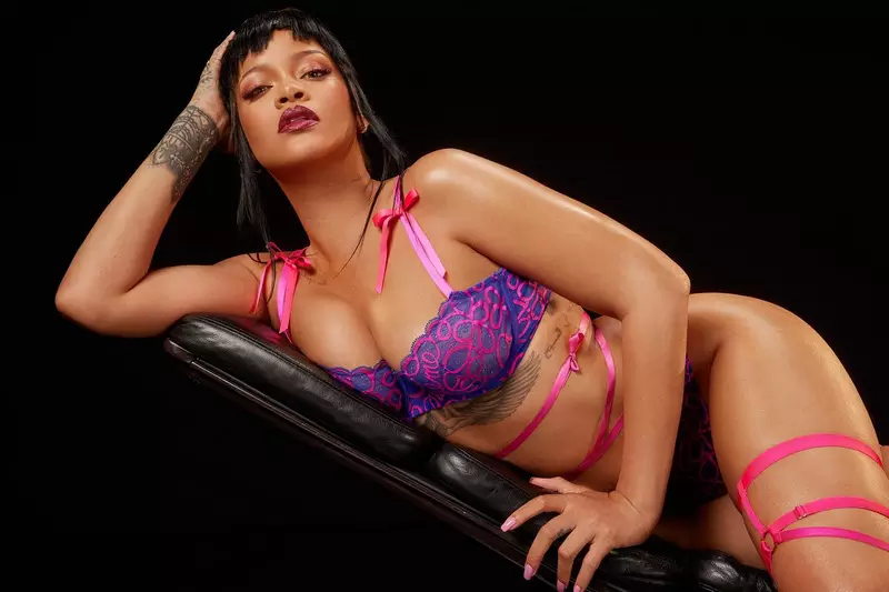 Ảnh Rihanna Trong Phong Cách Sang Trọng Và Cuốn Hút