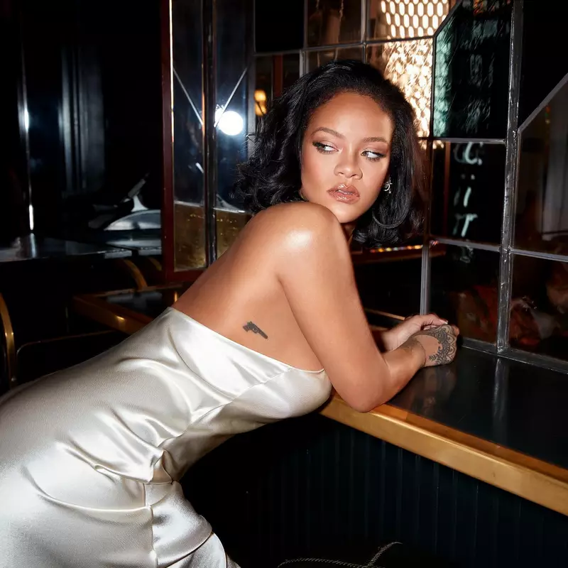 Ảnh Rihanna Với Nụ Cười Rạng Rỡ Và Đầy Sức Sống