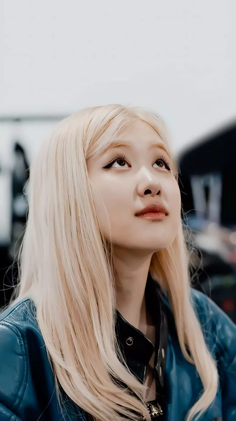 Ảnh Rosé Với Vẻ Đẹp Dịu Dàng Và Nét Duyên Tự Nhiên