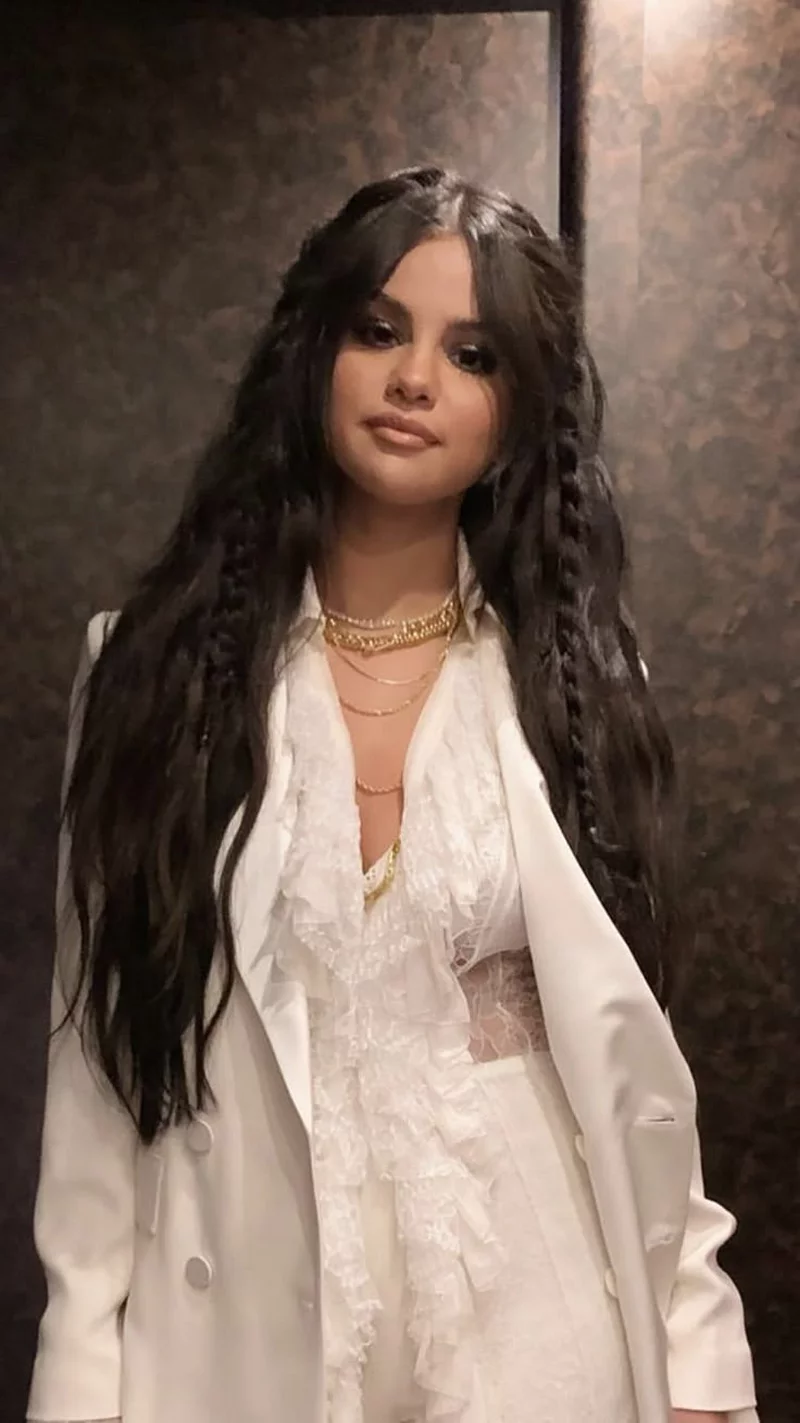Ảnh Selena Gomez Với Thần Thái Tự Tin Và Tràn Đầy Năng Lượng Ảnh Selena Gomez Với Thần Thái Tự Tin Và Tràn Đầy Năng Lượng