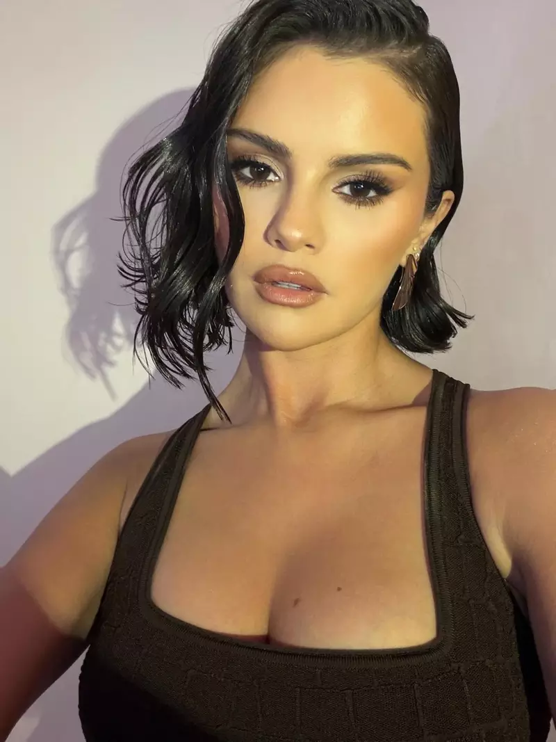 Ảnh Selena Gomez Với Vẻ Đẹp Ngọt Ngào Và Trẻ Trung Ảnh Selena Gomez Với Vẻ Đẹp Ngọt Ngào Và Trẻ Trung