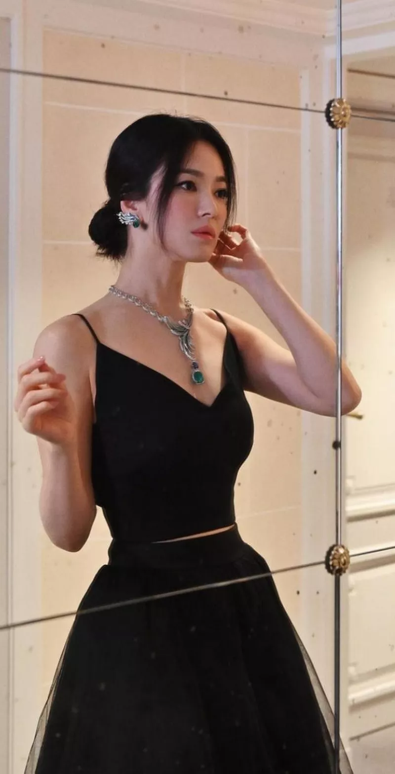 Ảnh Song Hye kyo Tỏa Sáng Dưới Ánh Đèn Sân Khấu Ảnh Song Hye kyo Tỏa Sáng Dưới Ánh Đèn Sân Khấu