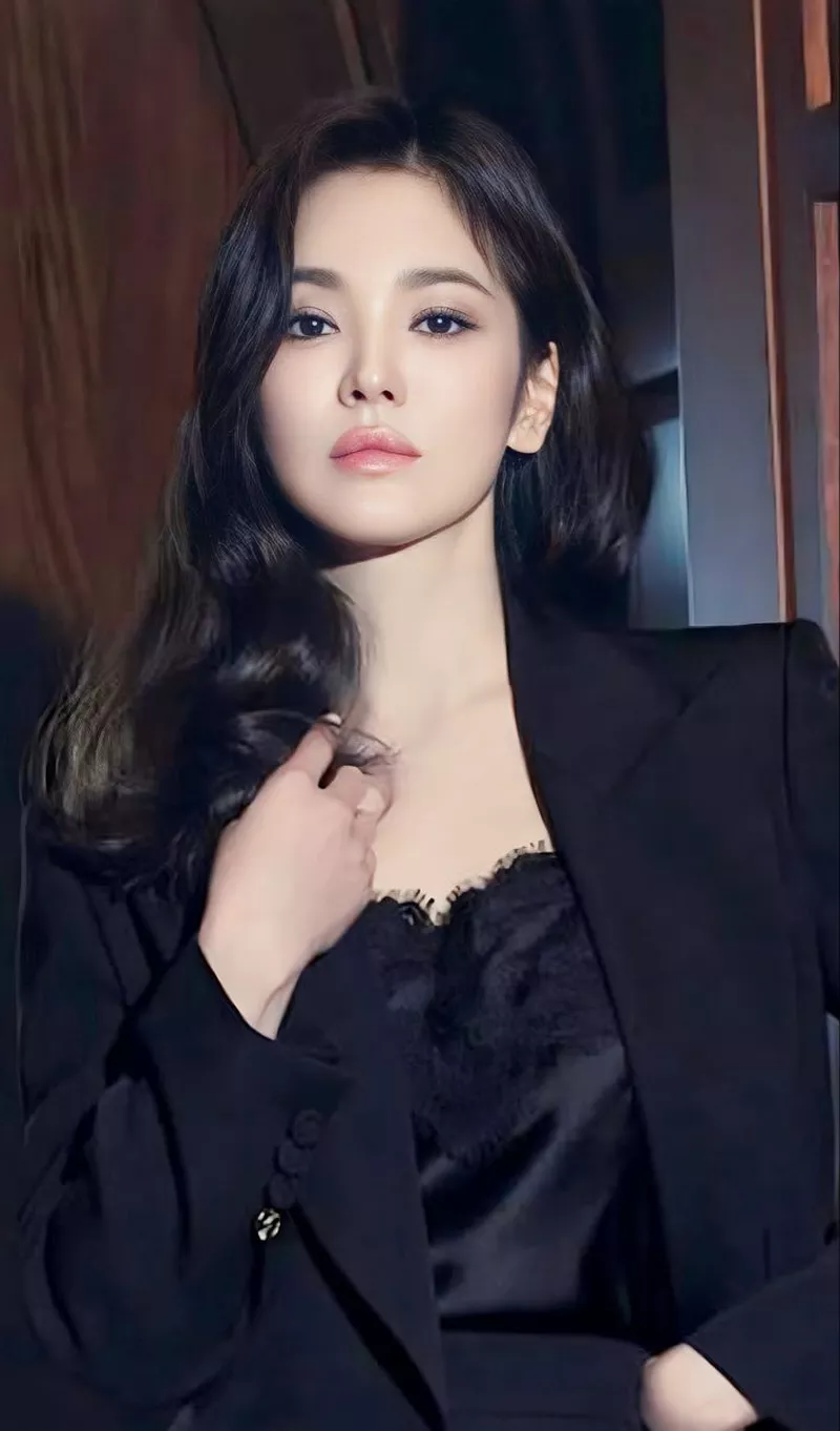 Ảnh Song Hye kyo Trong Trang Phục Nữ Tính Và Thanh Lịch Ảnh Song Hye kyo Trong Trang Phục Nữ Tính Và Thanh Lịch