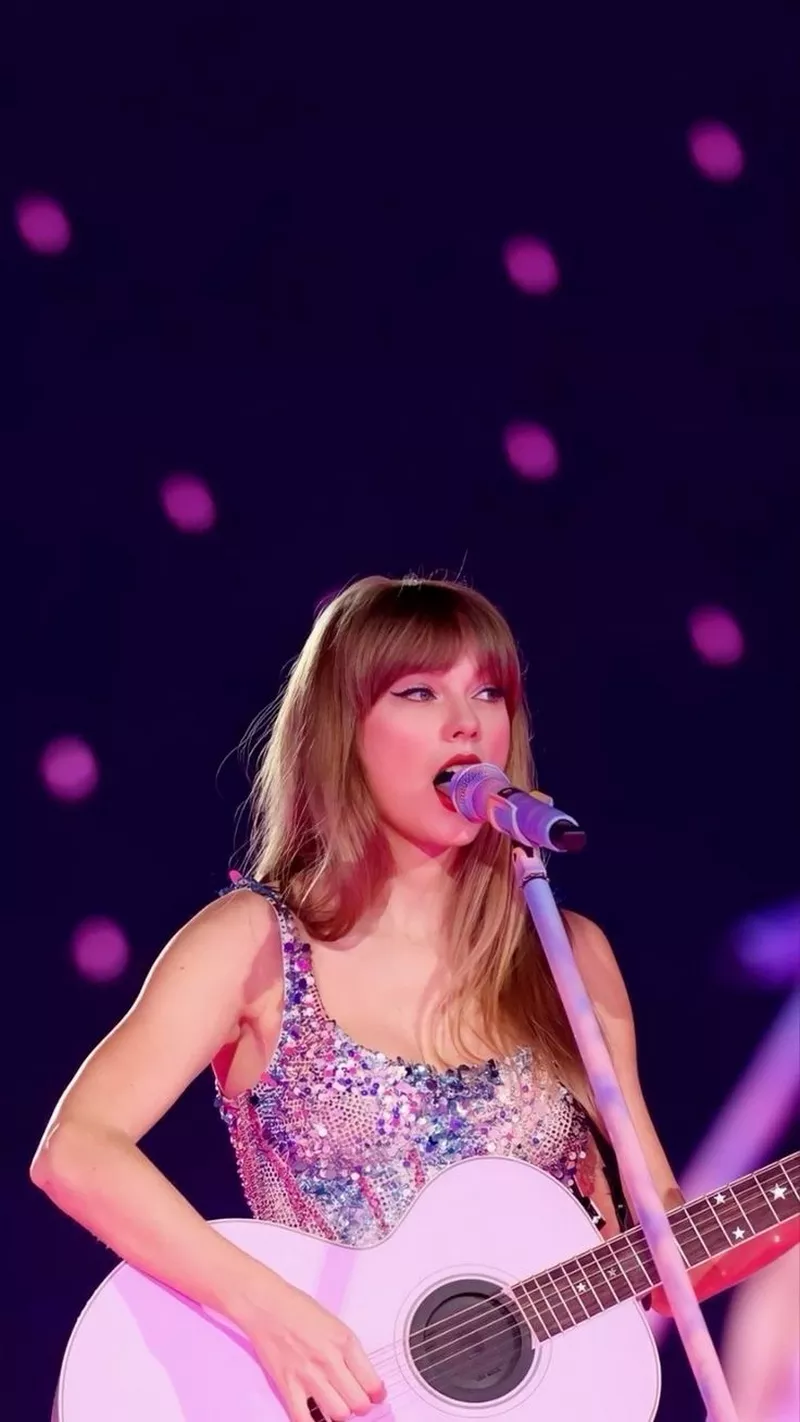 Ảnh Taylor Swift Trong Outfit Nữ Tính Và Thời Thượng Ảnh Taylor Swift Trong Outfit Nữ Tính Và Thời Thượng