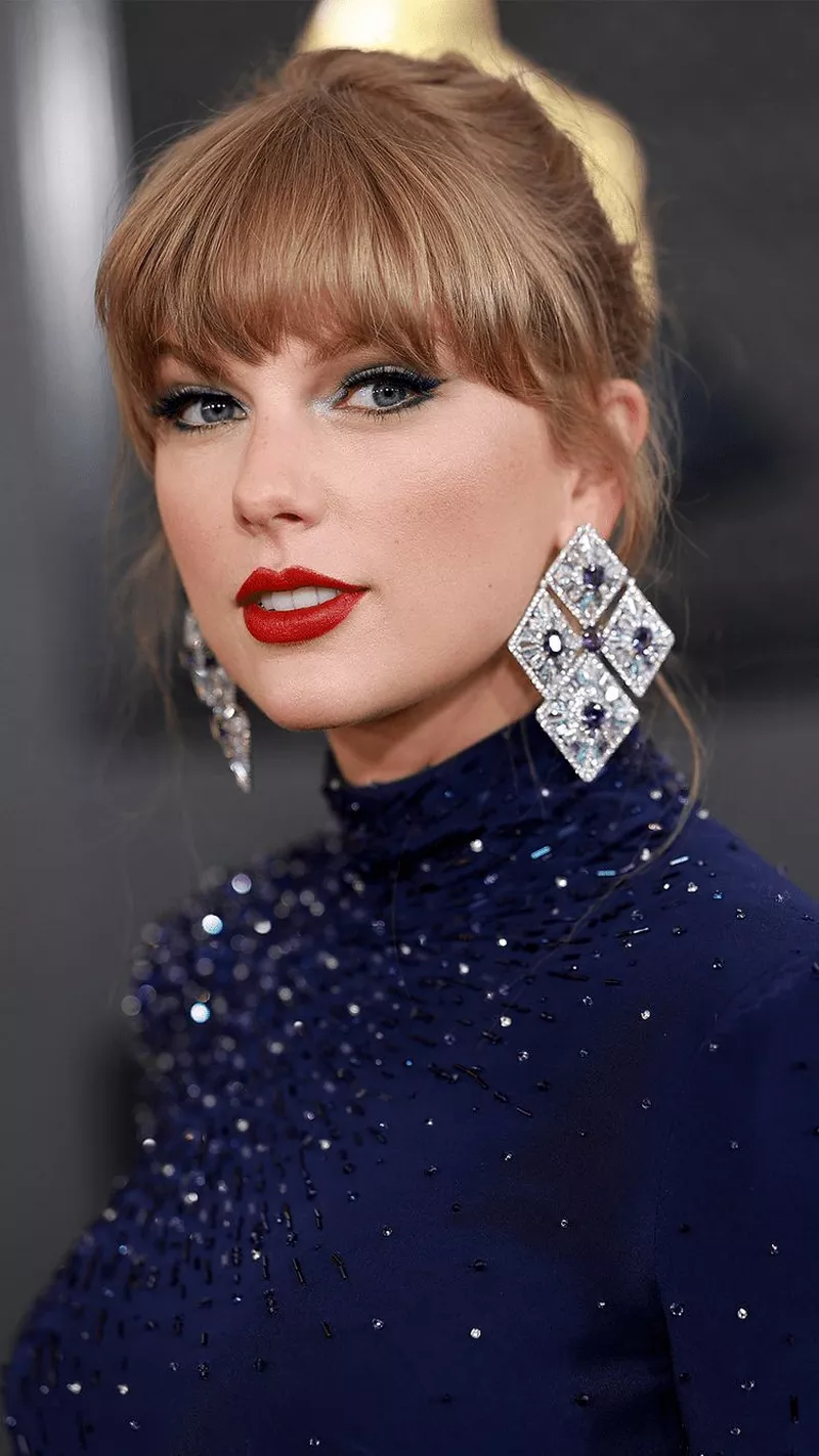Ảnh Taylor Swift Với Thần Thái Tự Tin Ảnh Taylor Swift Với Thần Thái Tự Tin